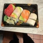 Best Rainbow roll in Mohegan Lake, NY